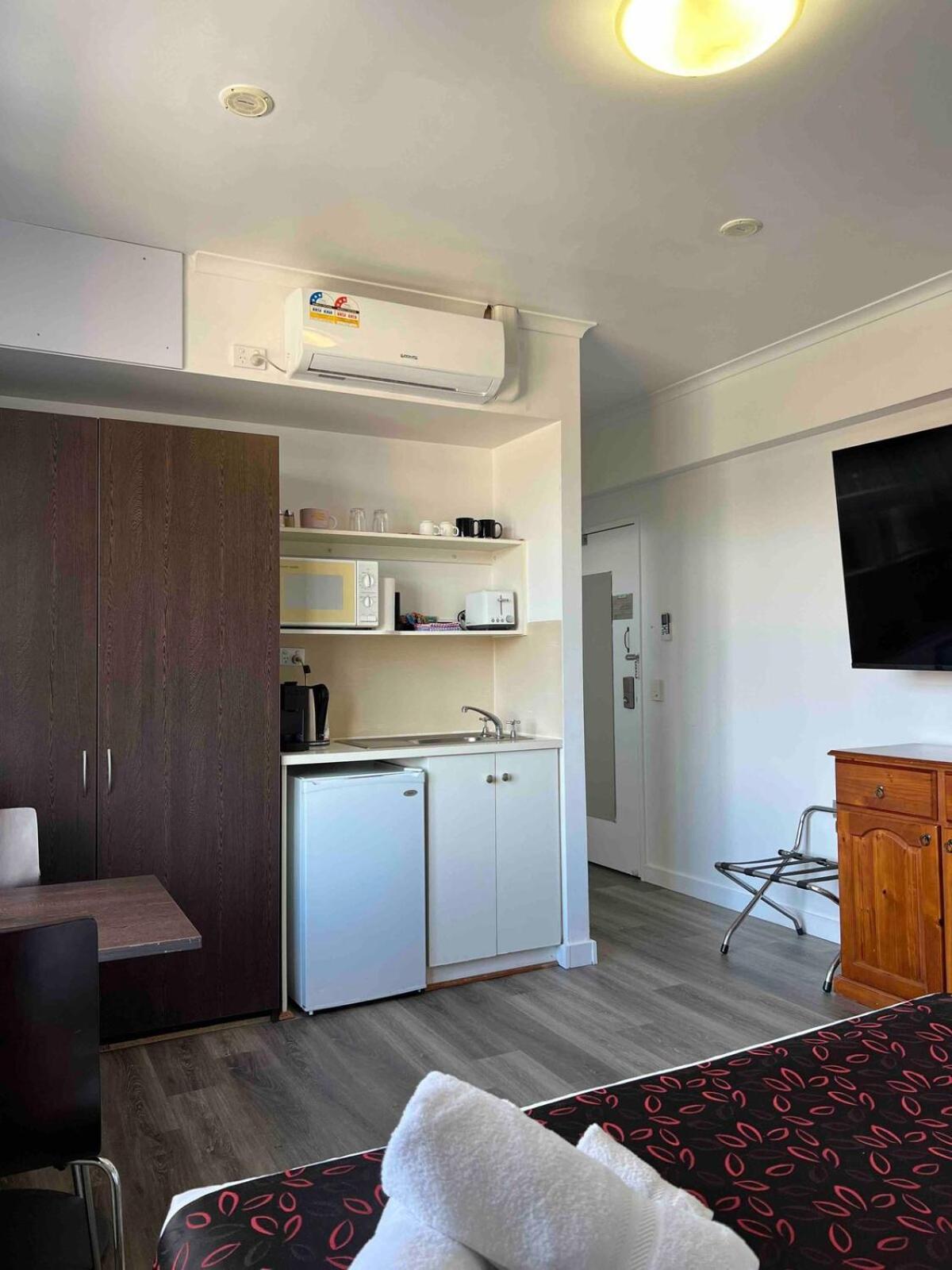 312 Gouger Apartment