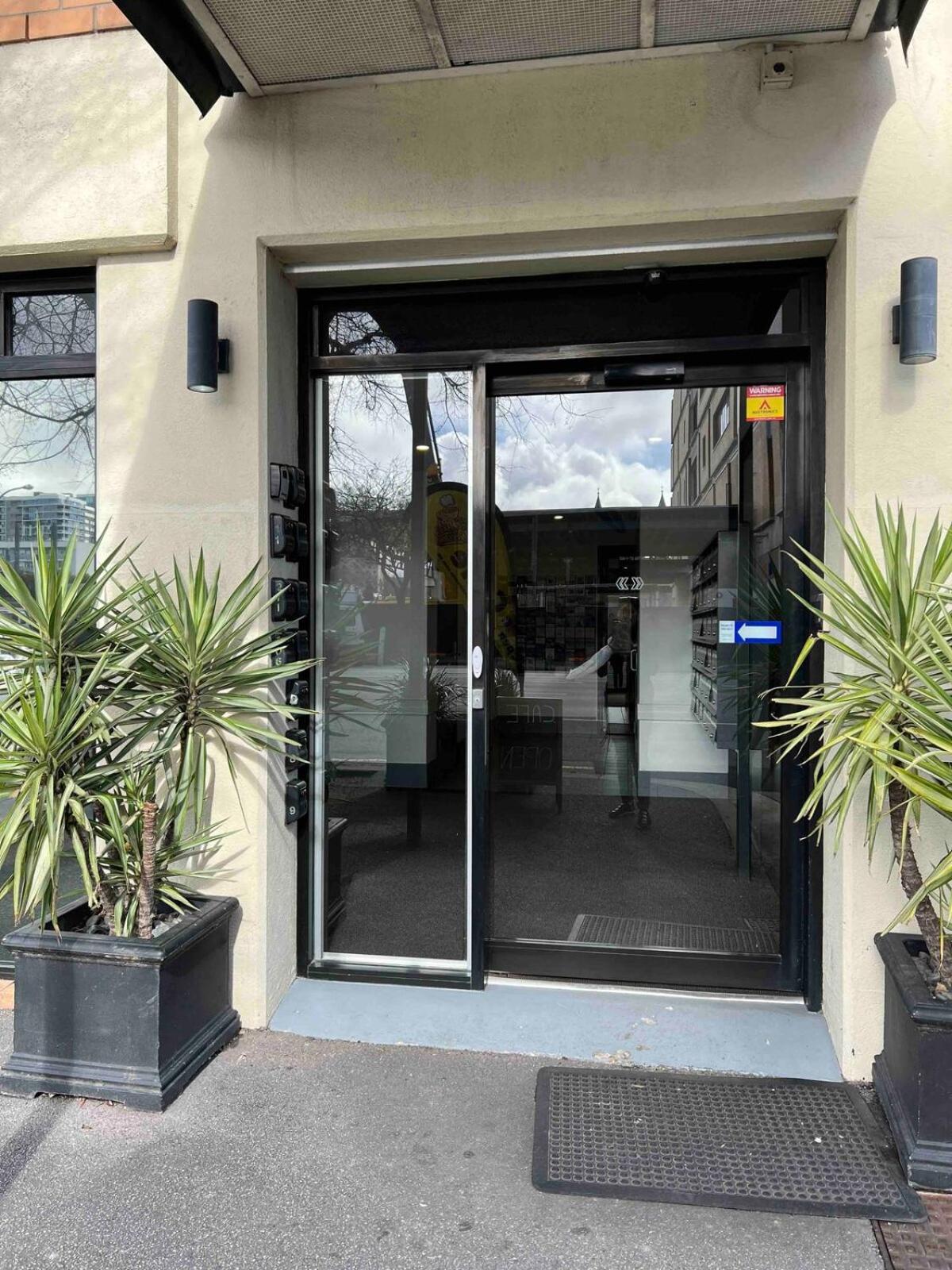 312 Gouger Apartment