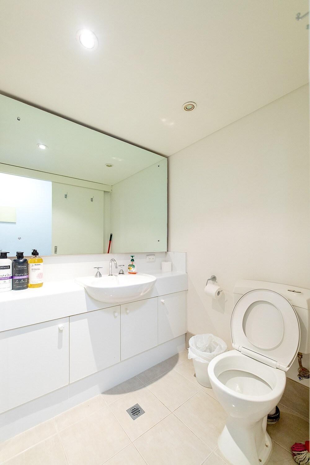 Cozy With Free Parking In Cbd Apartment *