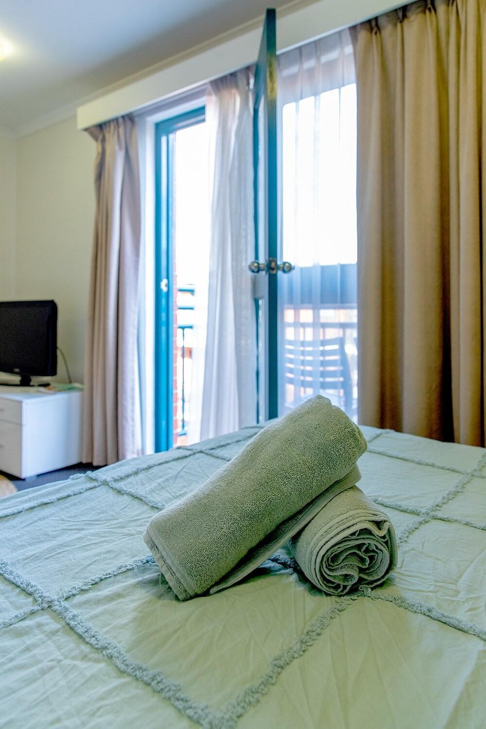 Cozy With Free Parking In Cbd