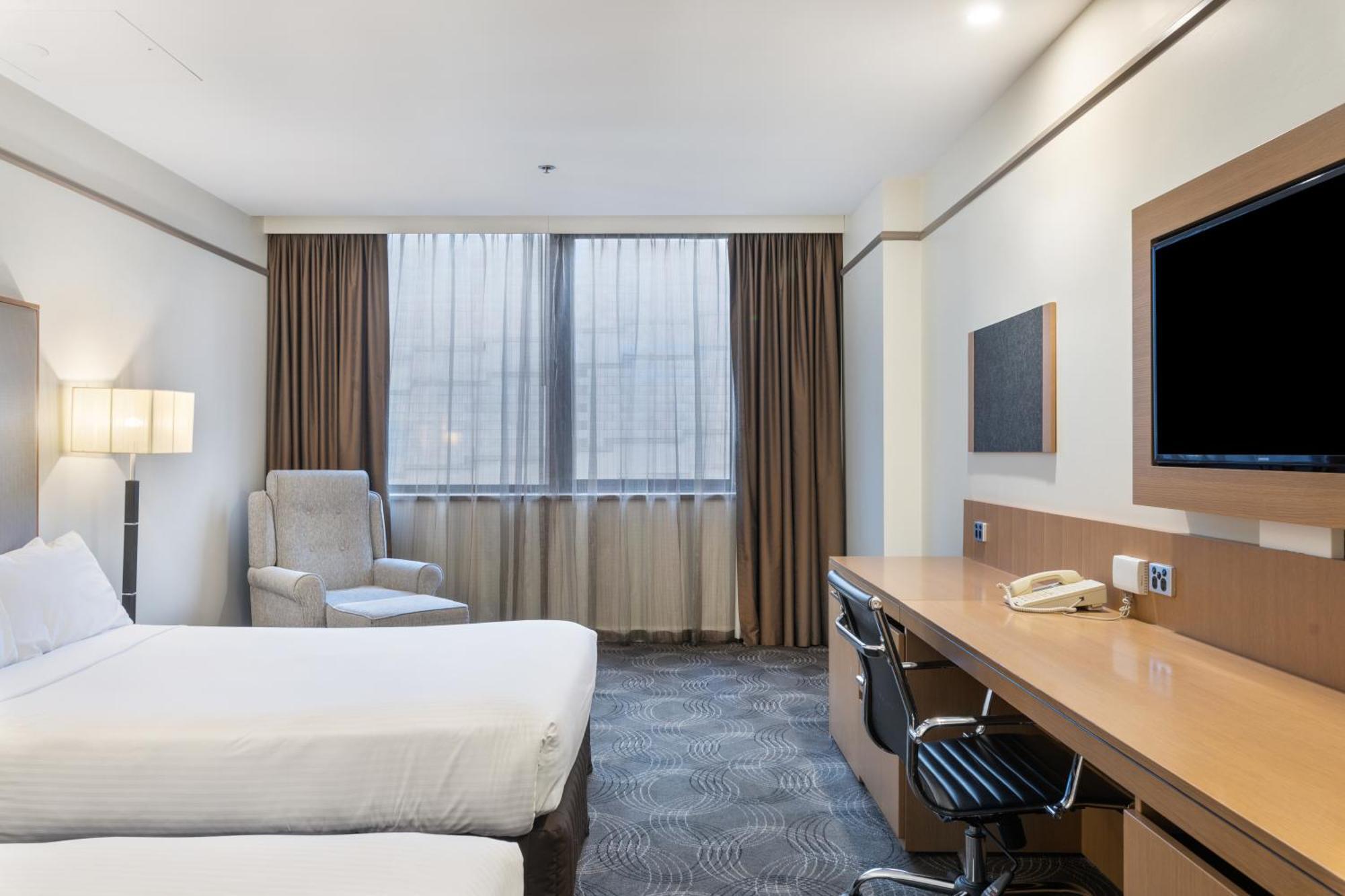 Hotel Stamford Plaza 5*
