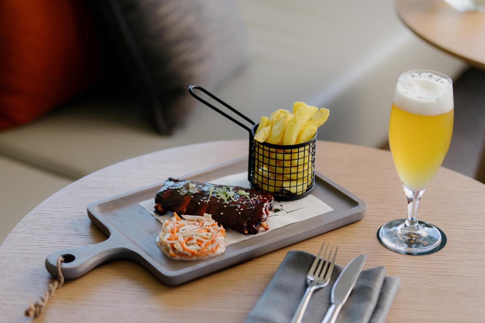 Crowne Plaza Mawson Lakes By Ihg Hotel 4*