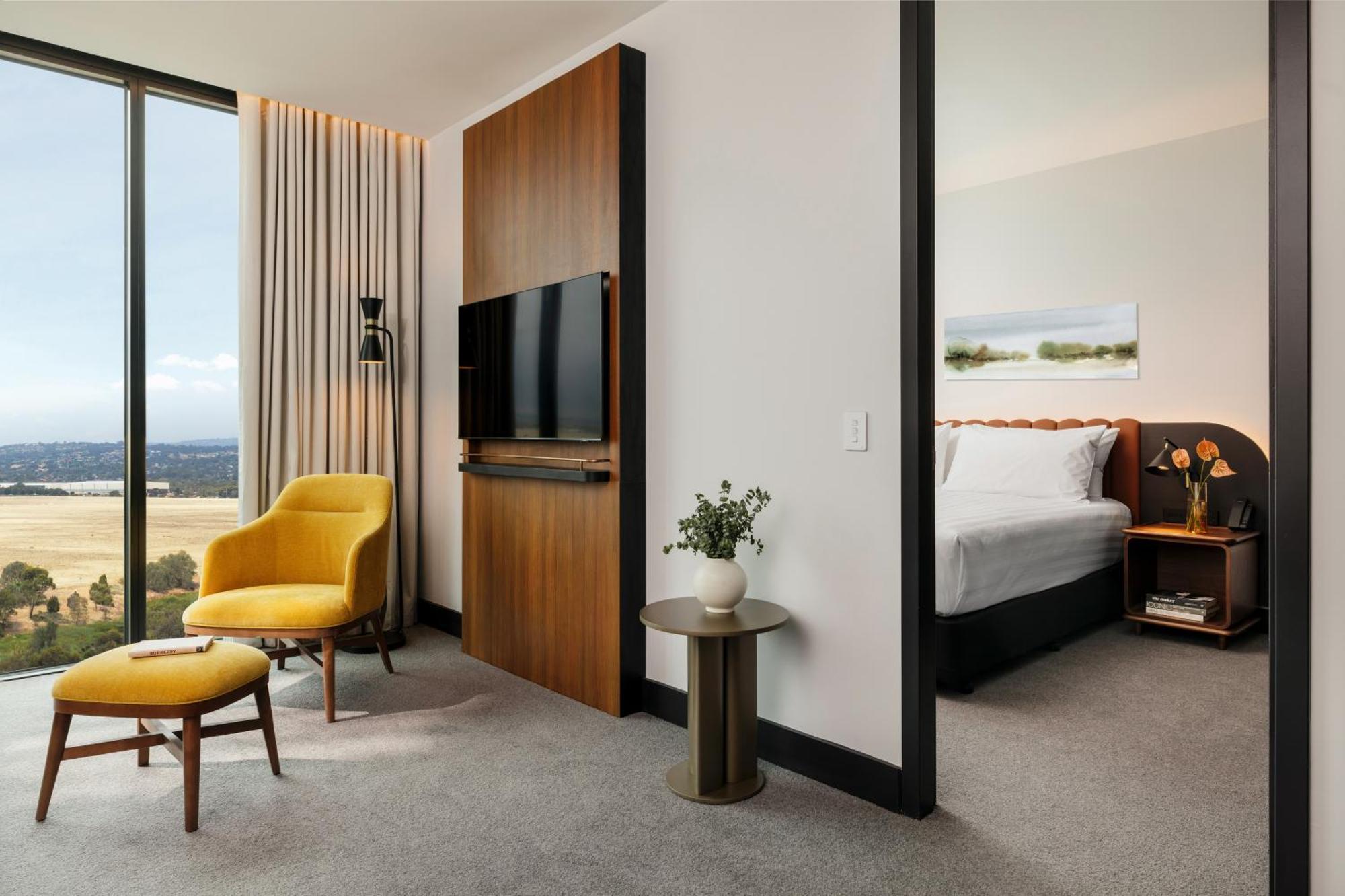 Crowne Plaza Mawson Lakes By Ihg Hotel 4*