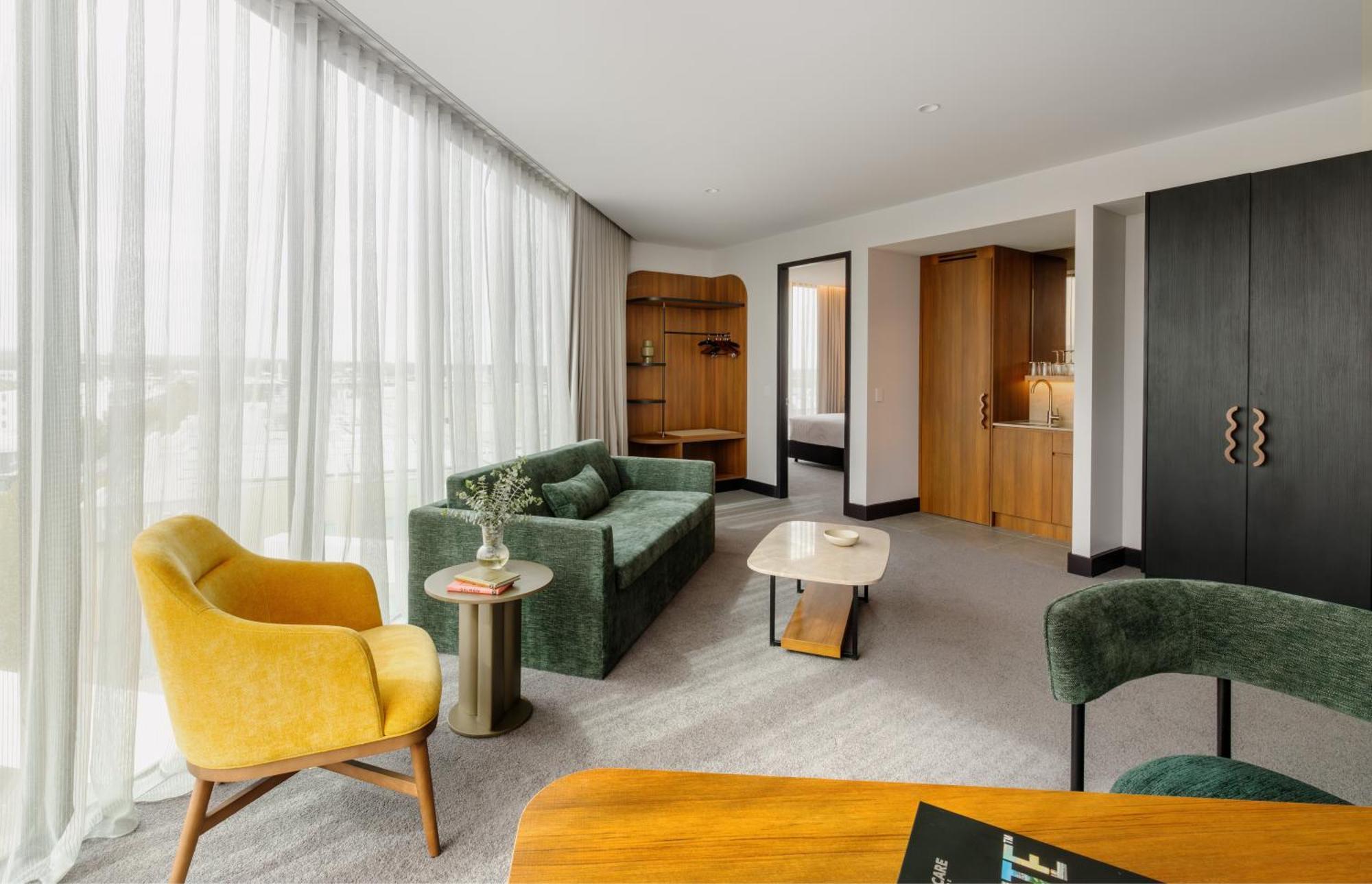 Crowne Plaza Mawson Lakes By Ihg Hotel 4*