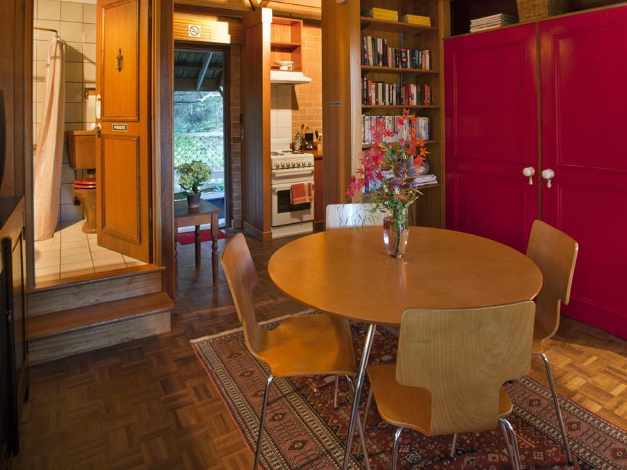 Crafers Cottages Bed & Breakfast 4*