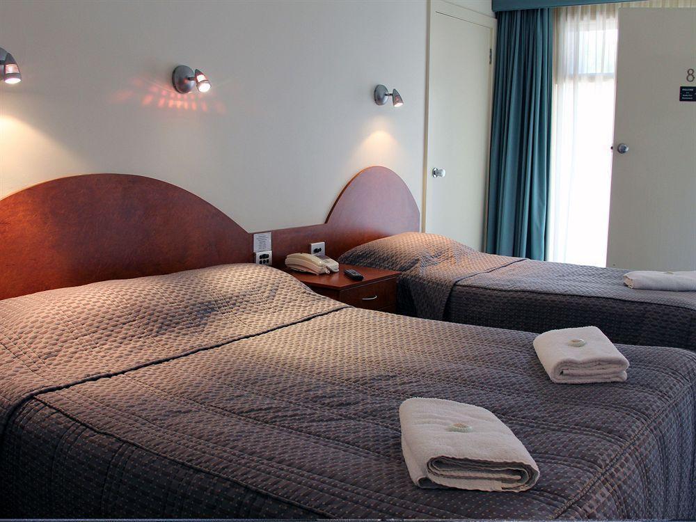 Hotel Tonsley 3*