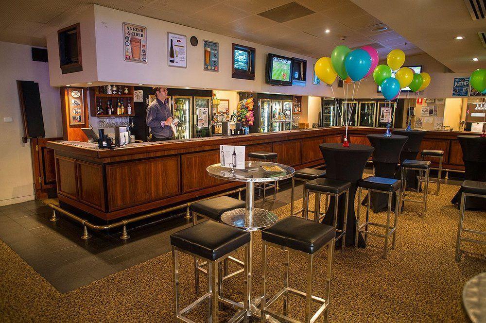 Morphett Arms 3*