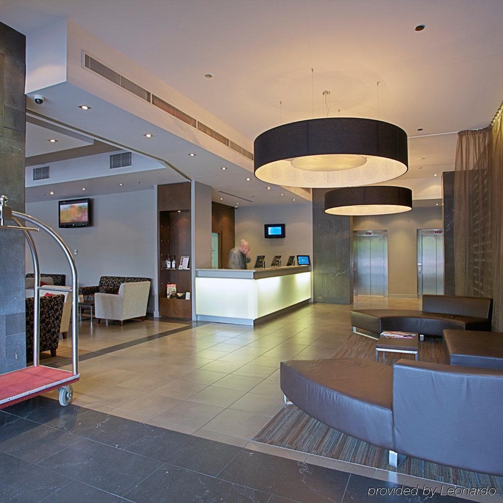 Mantra Hindmarsh Square Hotel 4*