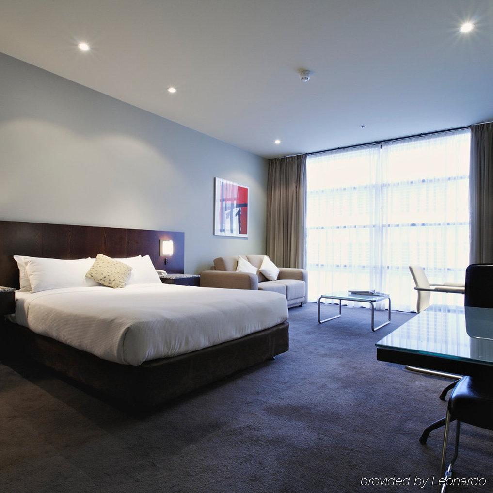 Mantra Hindmarsh Square Hotel