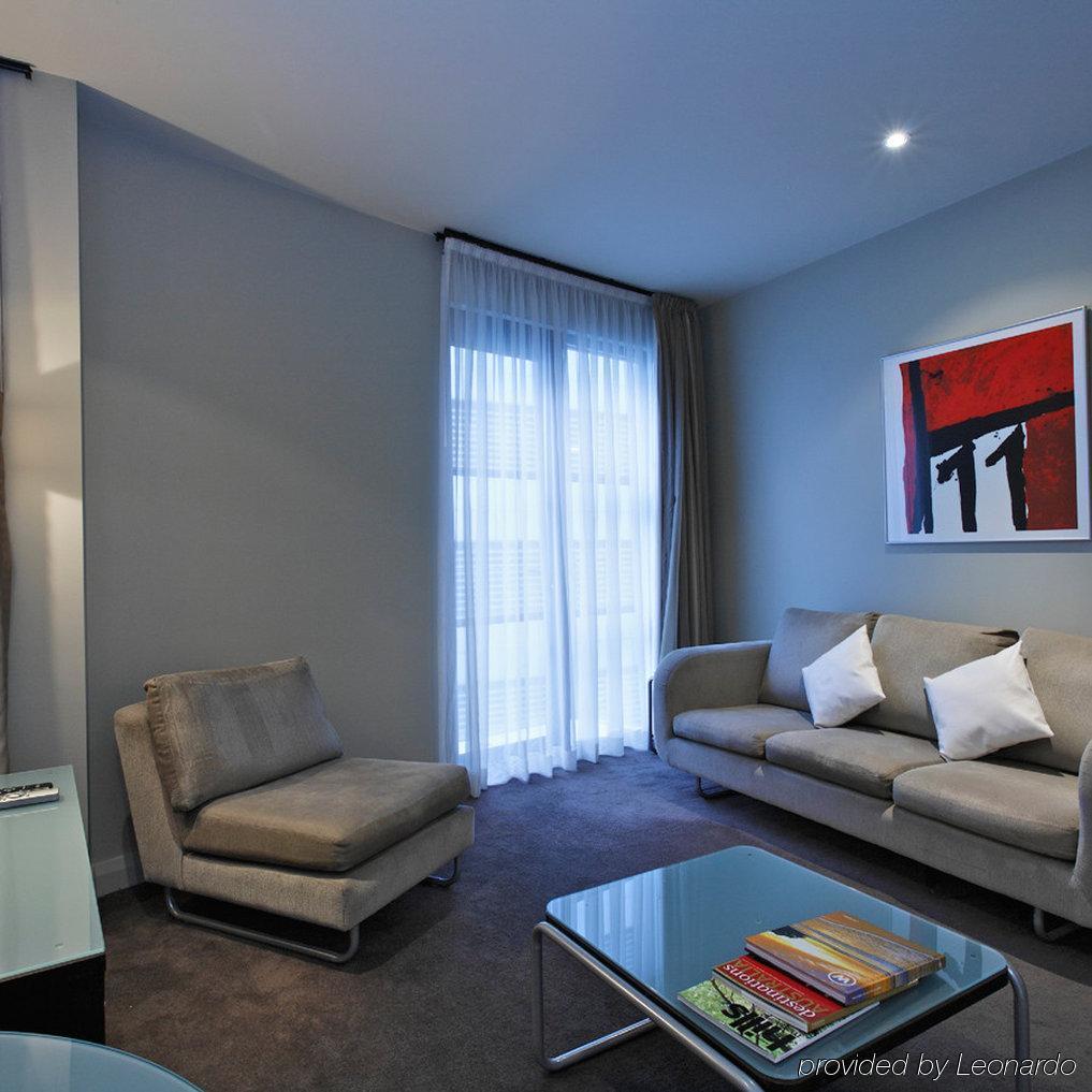 Mantra Hindmarsh Square Hotel 4*