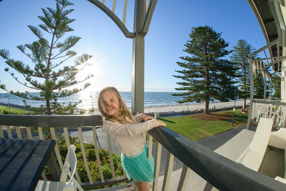 Seawall Aparthotel 4*