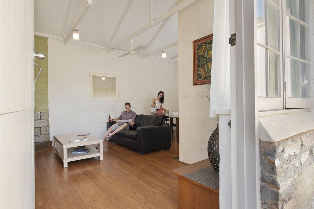 Seawall 4* Adelaide