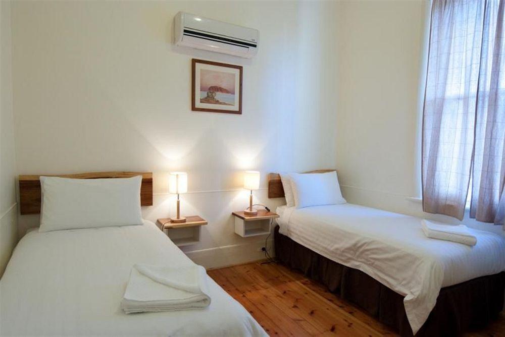 Seawall Aparthotel