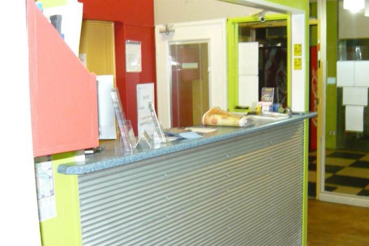 & Backpackers Adelaide