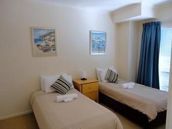 Glenelg Beachside Aparthotel 4*