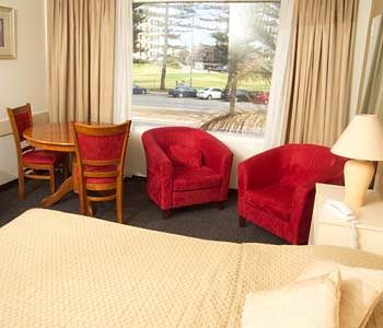 Lodge Econo Dockside Glenelg *