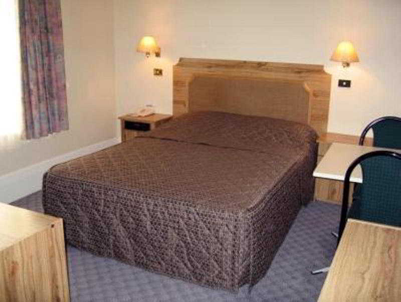 Hotel Paringa 3*