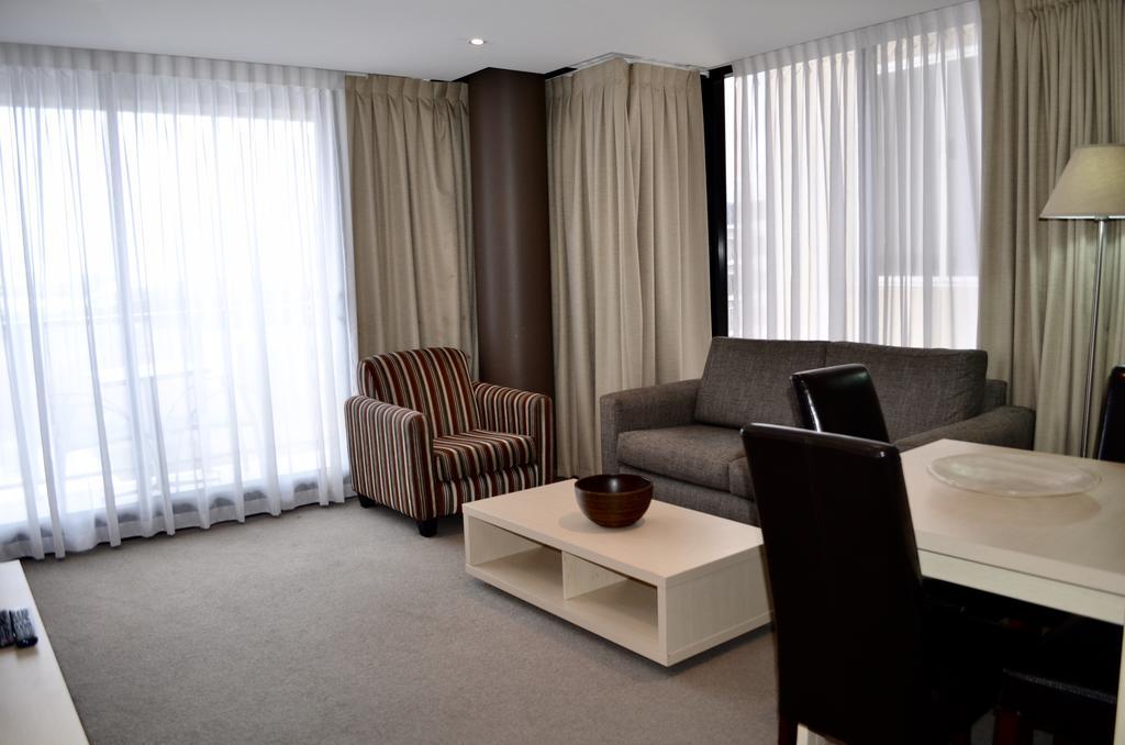 Aptonnorthtce Adelaide
