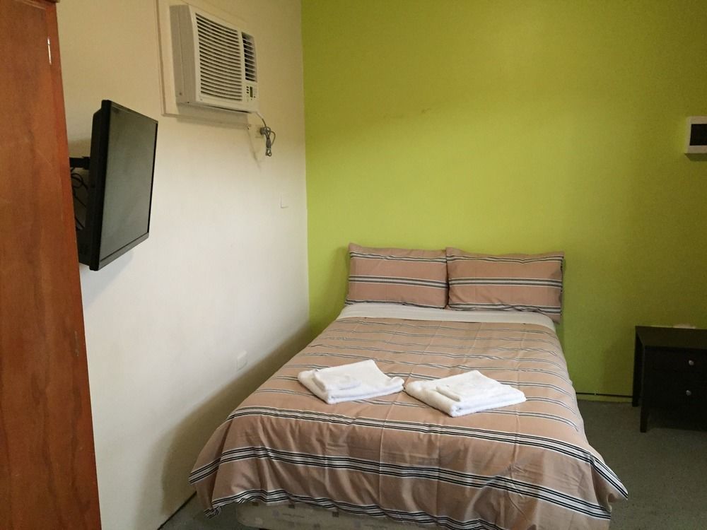 & Backpackers Adelaide
