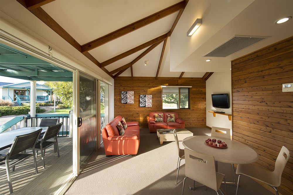 The Retreat West Parks Holiday park 4*