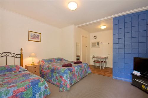 Hello And Aparthotel Adelaide