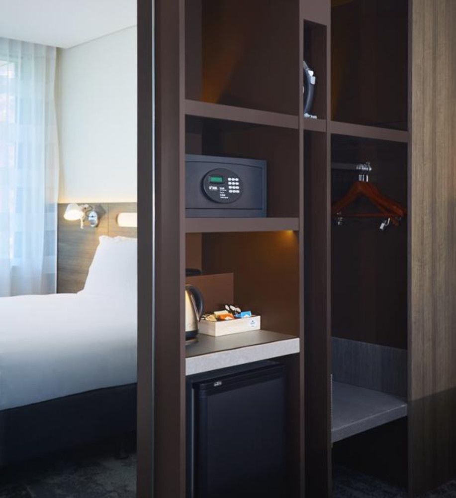 Express Centre By Ihg Hotel Adelaide