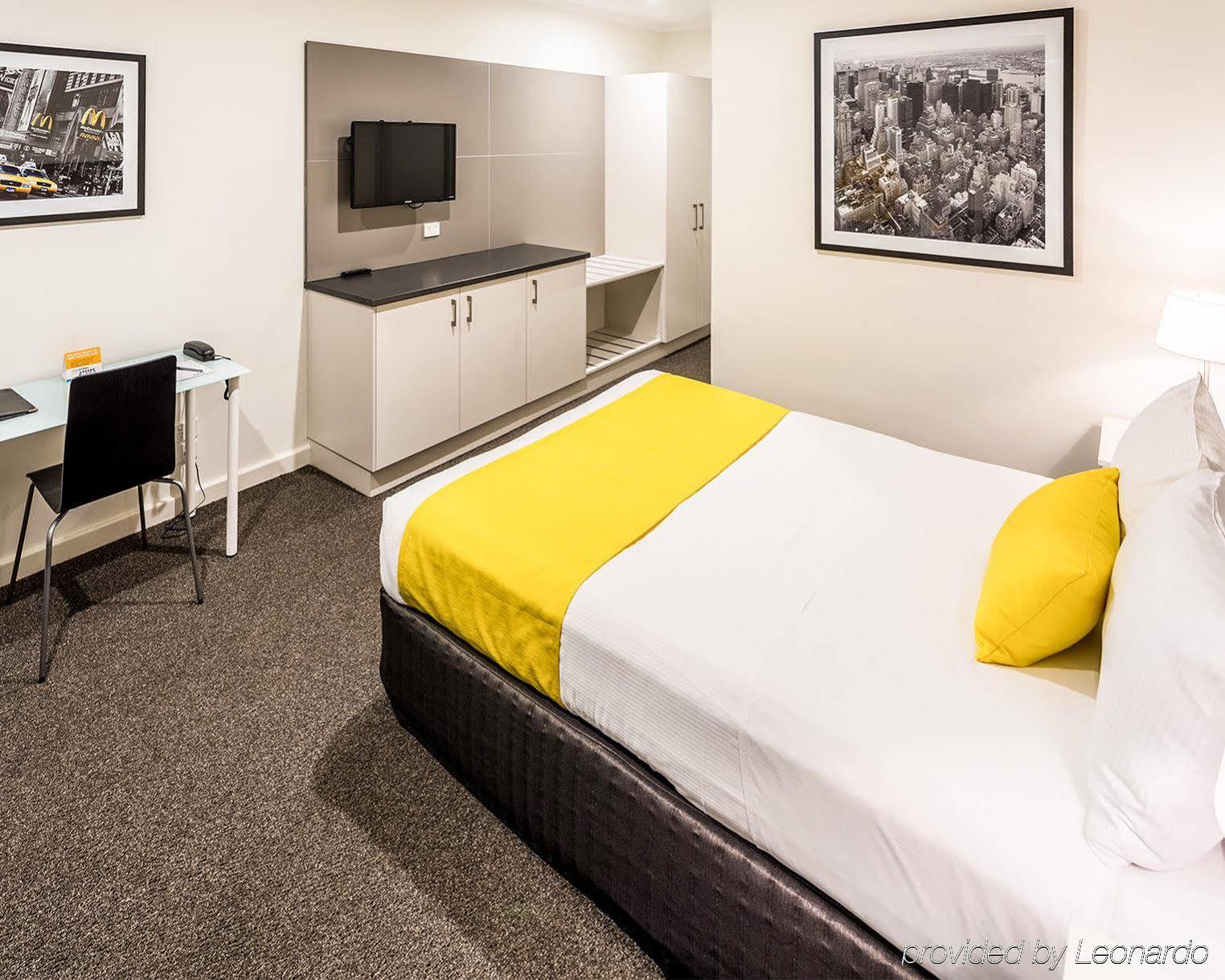 Comfort & Manhattan Hotel Adelaide