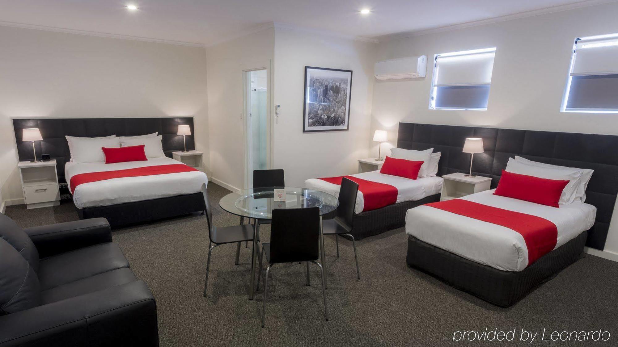 Comfort & Manhattan 3* Adelaide