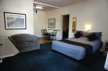 Bay Hotel 3*