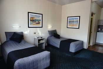 Bay 3* Adelaide