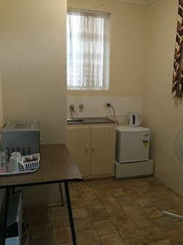 & Backpackers Hostel
