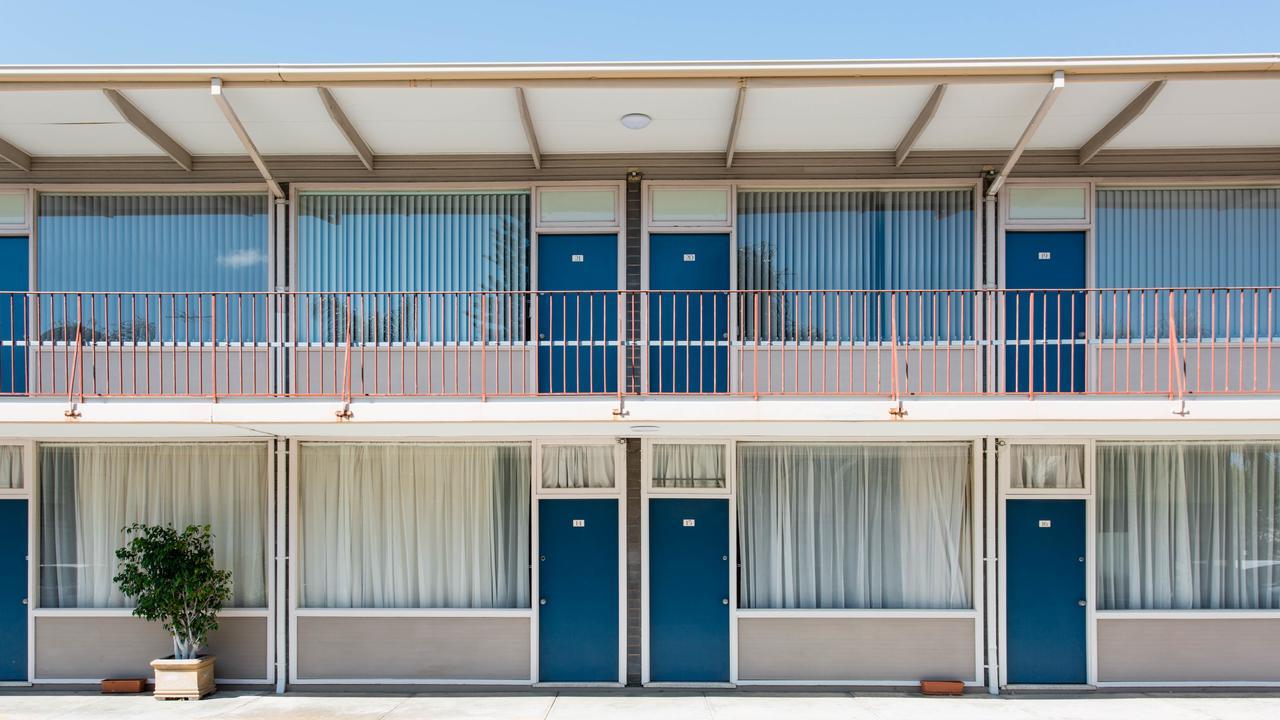 Hotel Bay Adelaide