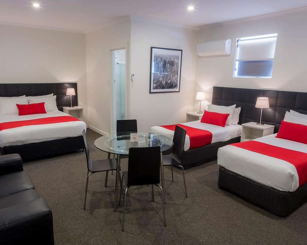 Hotel Comfort & Manhattan Adelaide