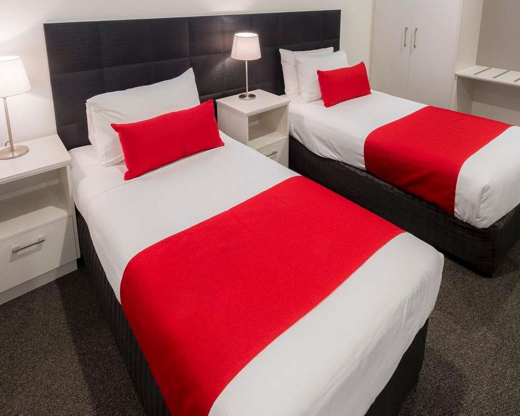 Comfort & Manhattan Hotel Adelaide