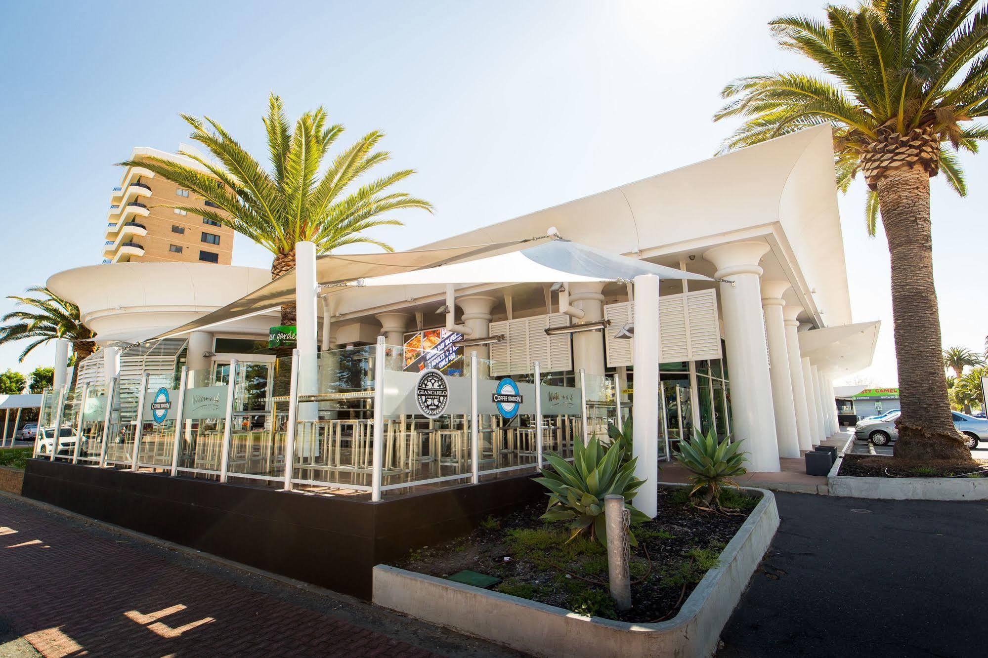 Nightcap At Watermark Glenelg Hotel 3*