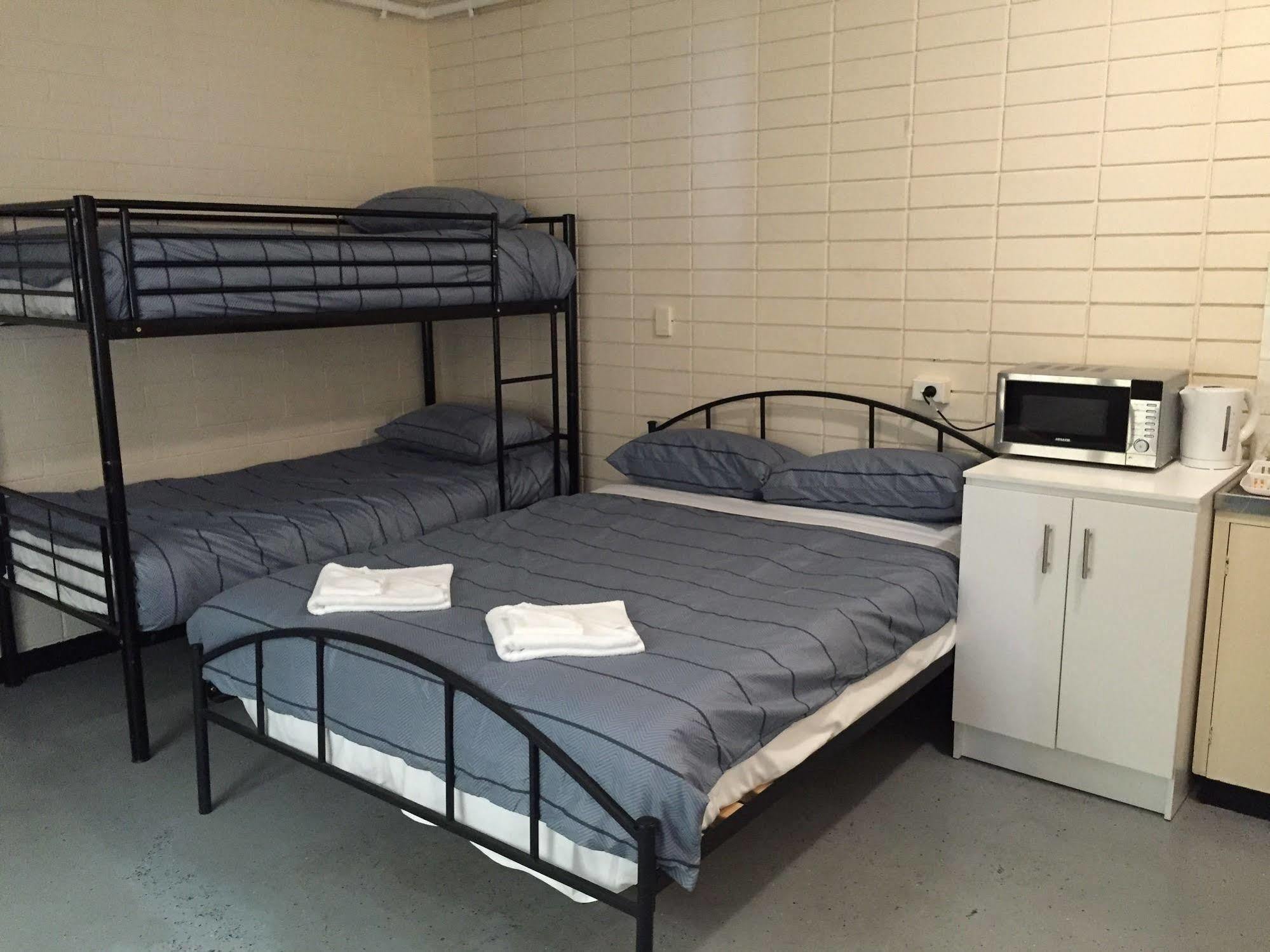 & Backpackers Adelaide
