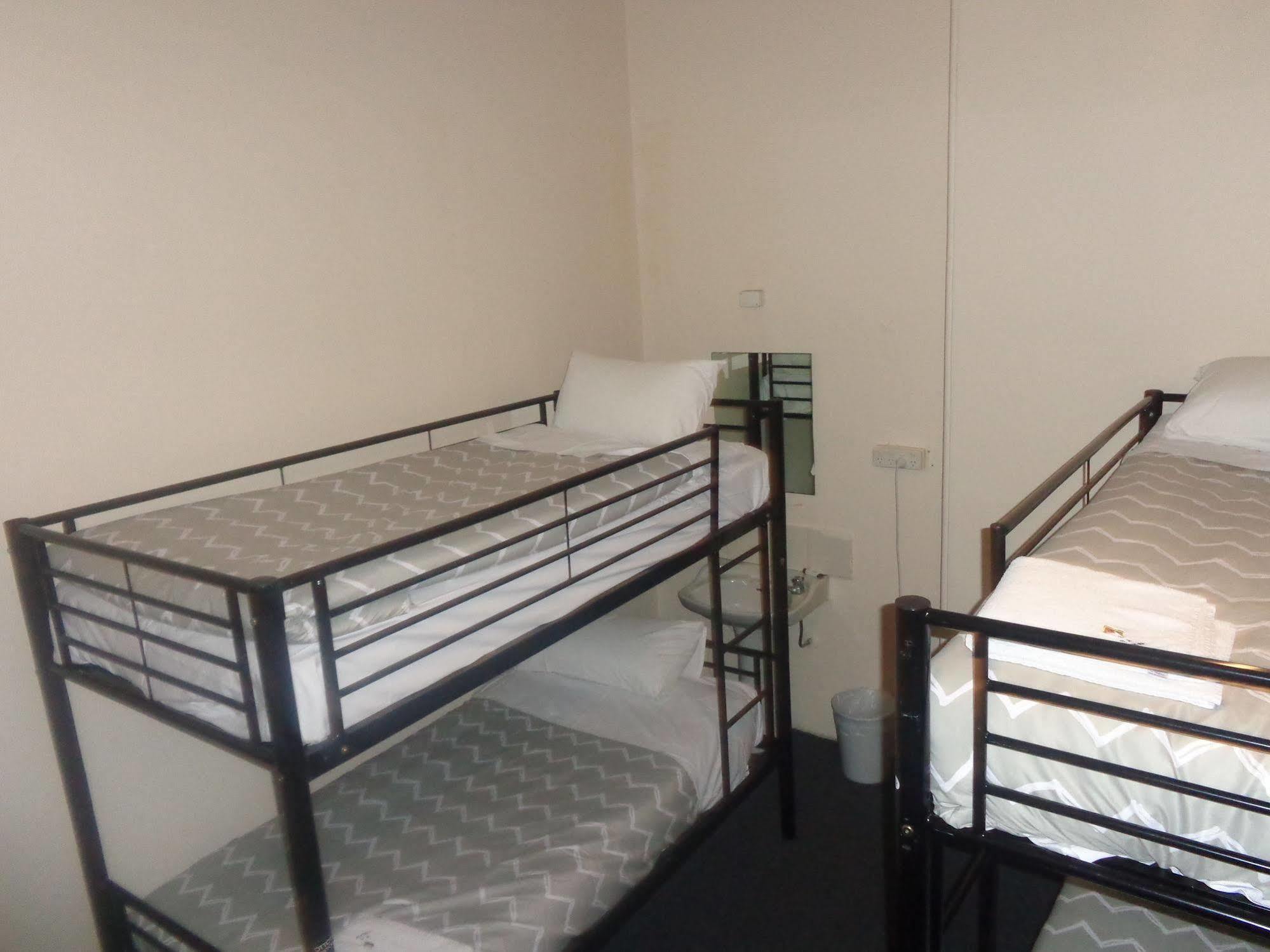 & Backpackers Adelaide