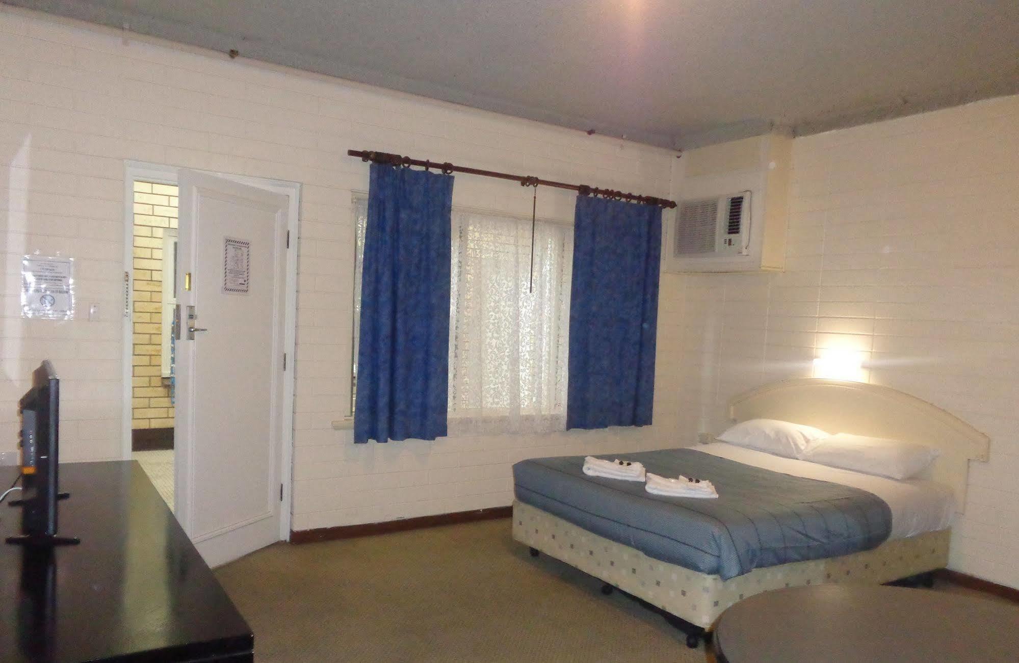 Hostel & Backpackers *