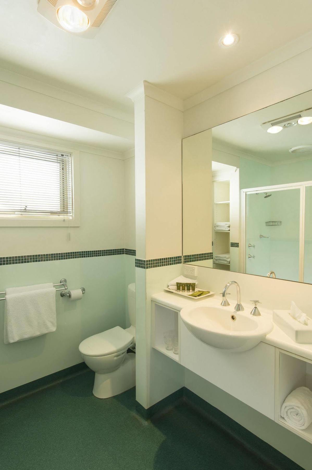 The Retreat West Parks Holiday park 4*