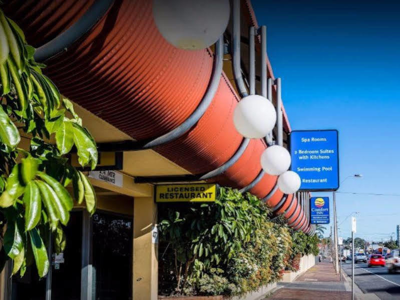 Hotel Comfort & Manhattan Adelaide