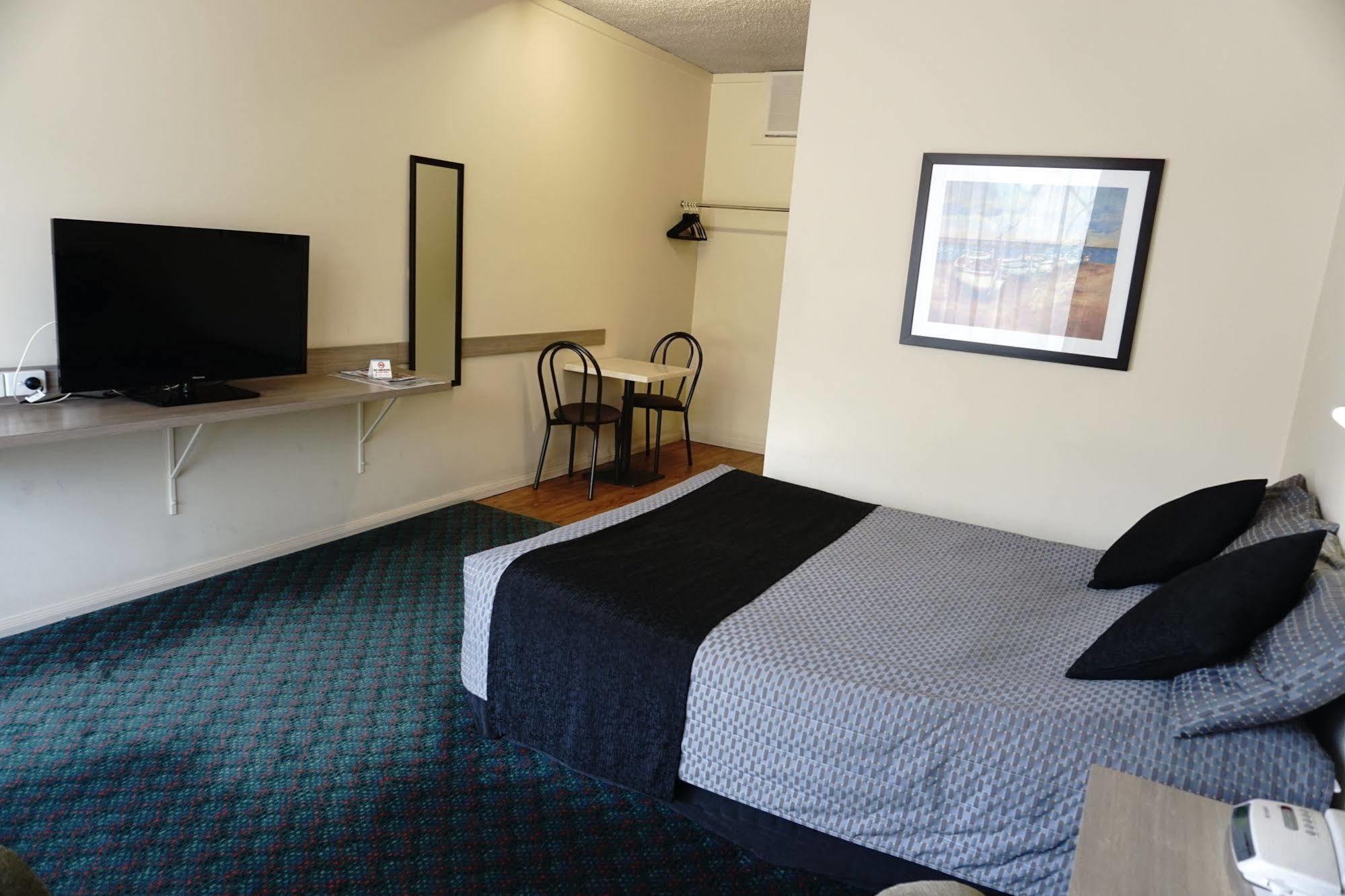 Hotel Bay Adelaide