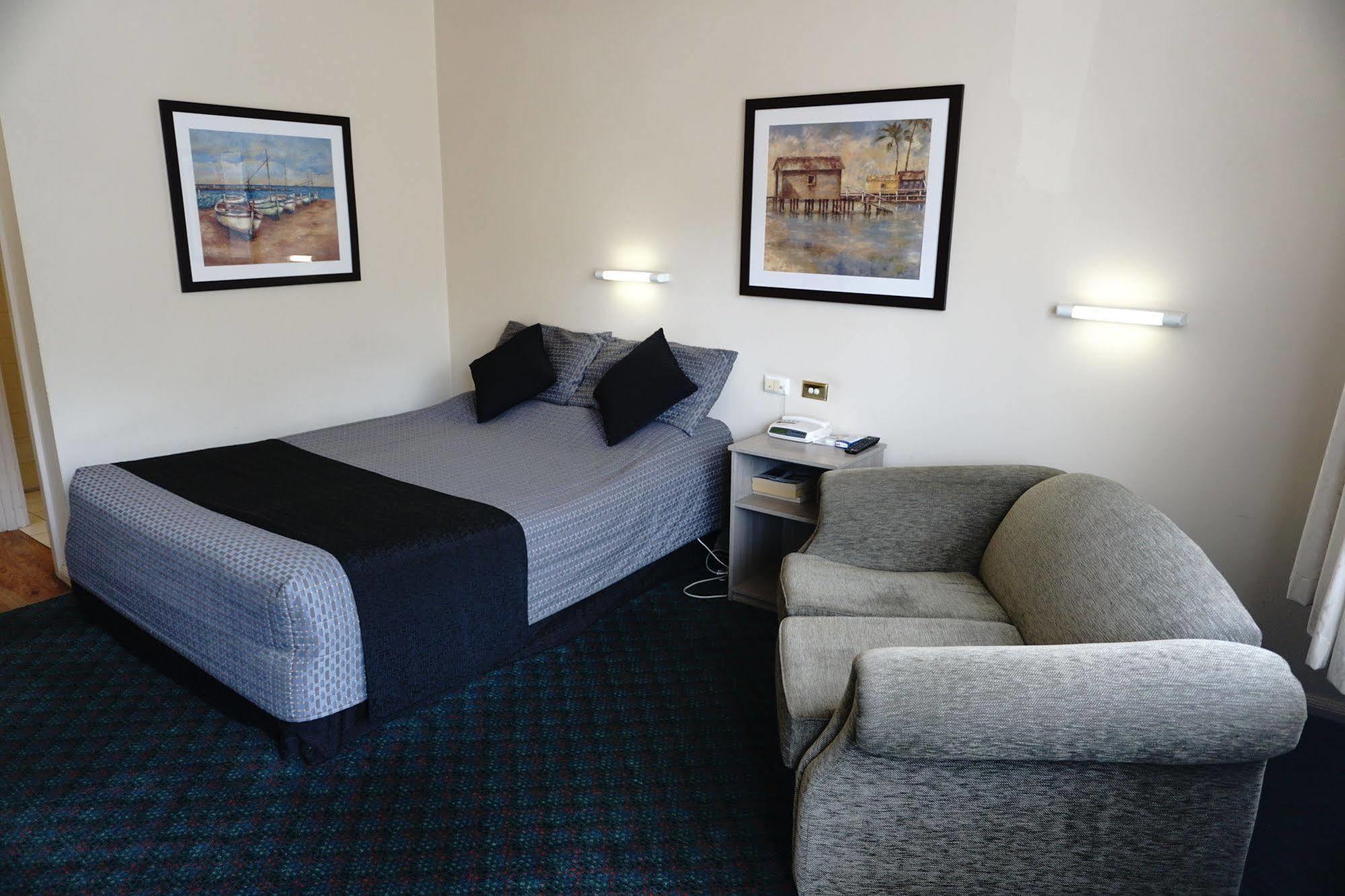Hotel Bay Adelaide