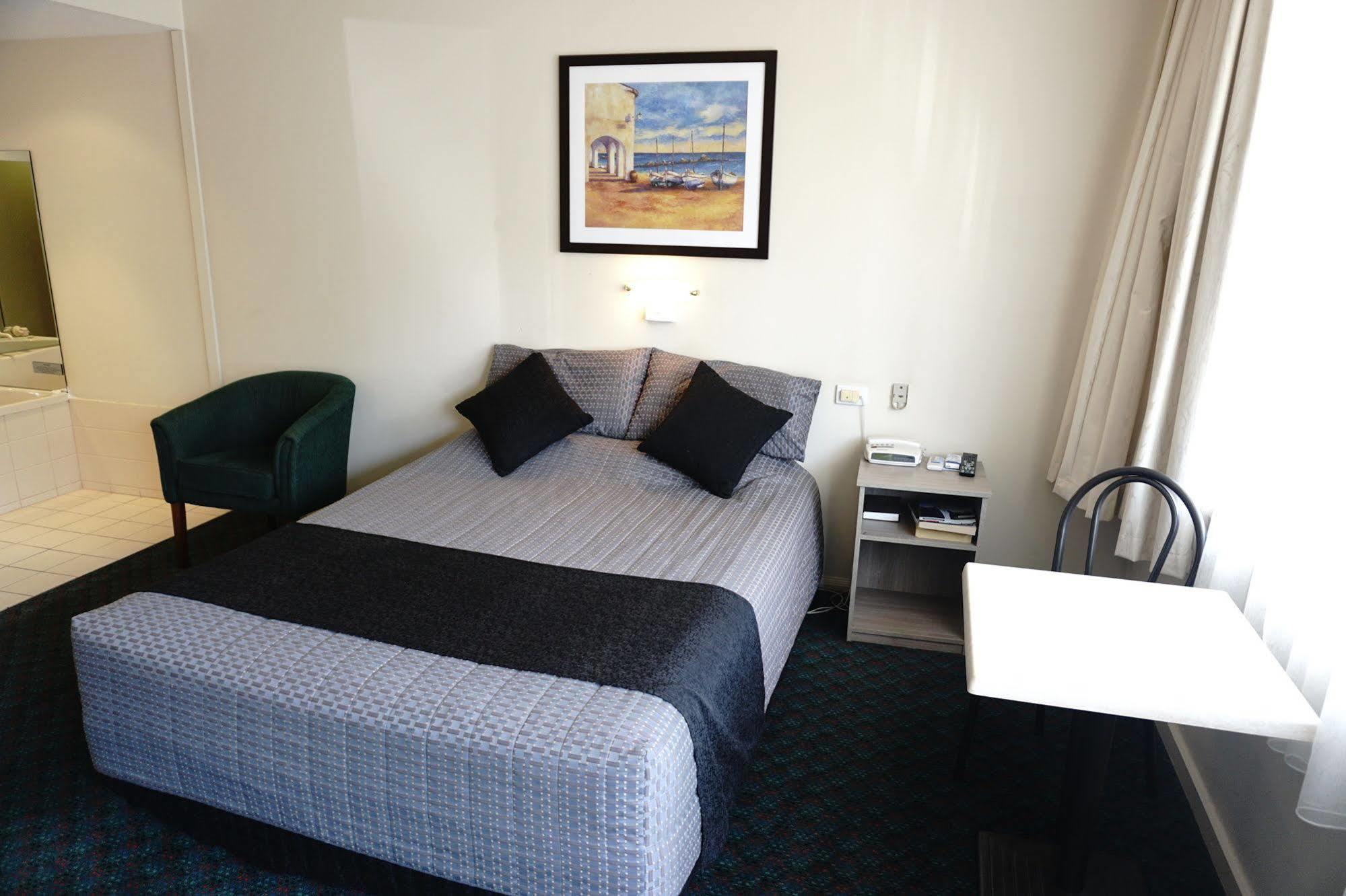 Bay Hotel 3*