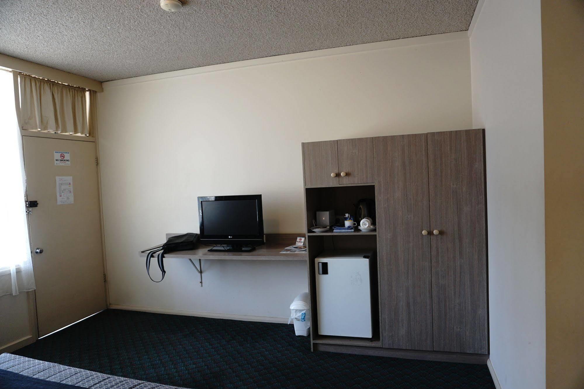Hotel Bay Adelaide