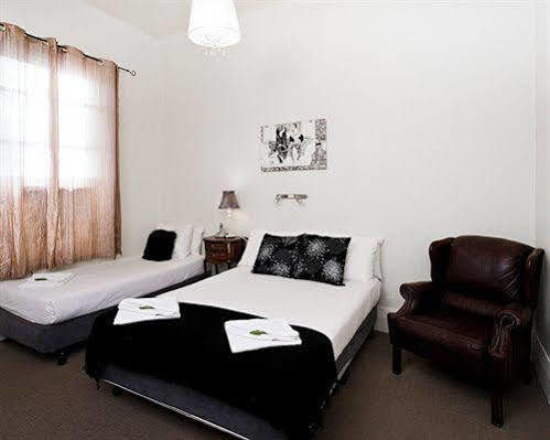 Ambassadors Inn 3*