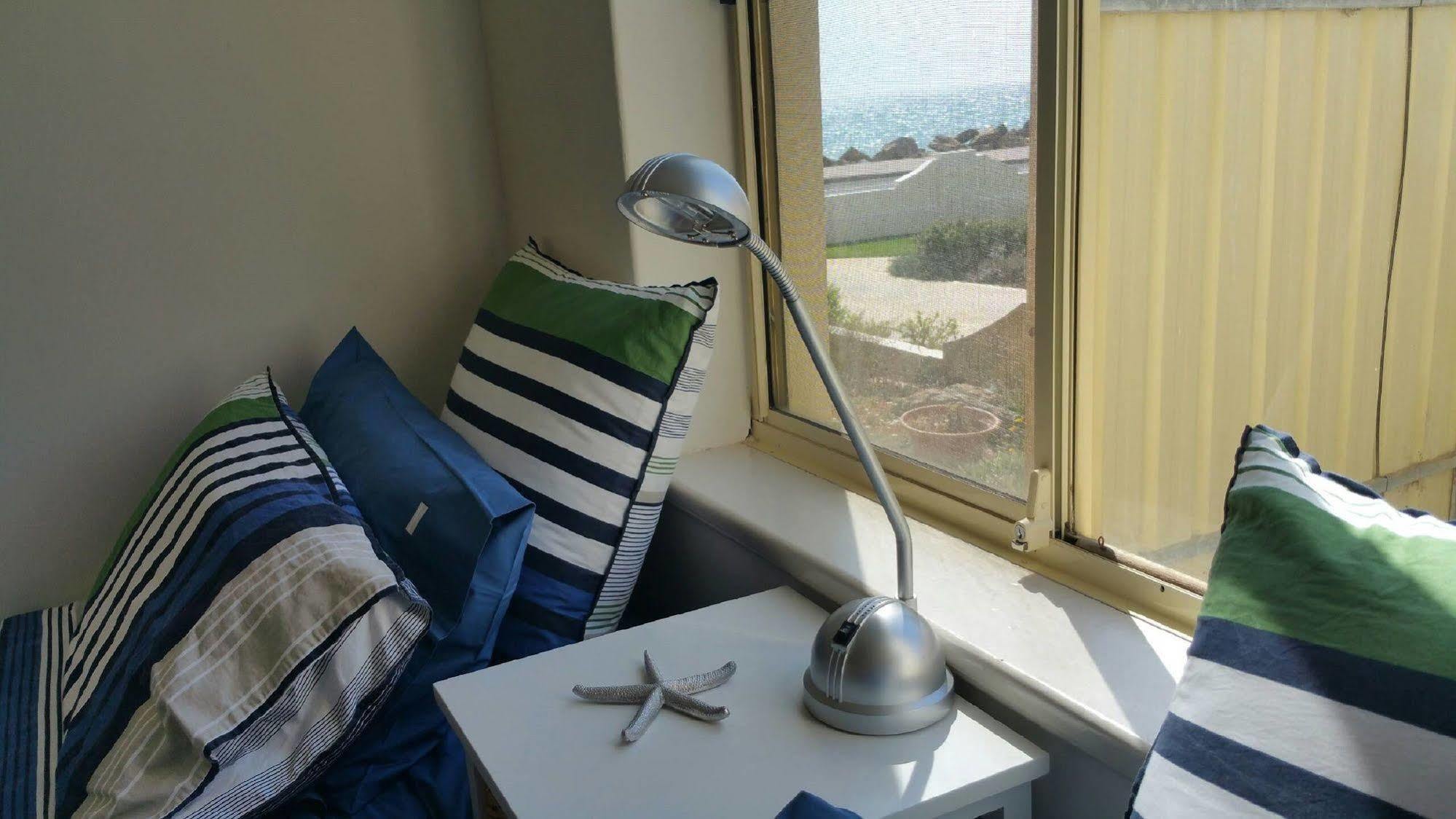 Acaill Accommodation Esplanade Living Self Check-In Self Check-Out Apartment Adelaide