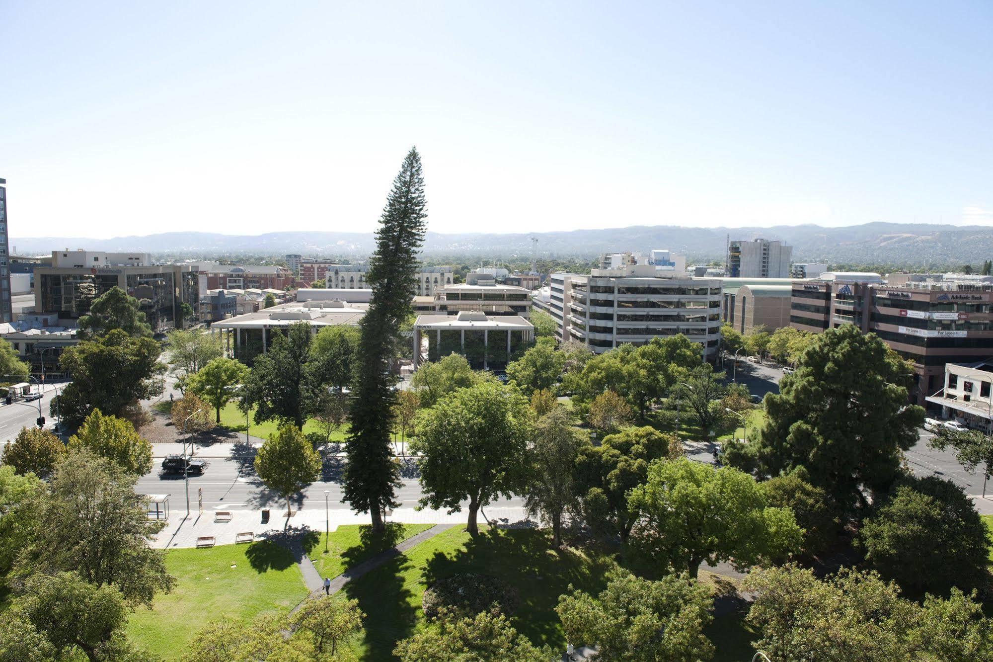 Mantra Hindmarsh Square Hotel
