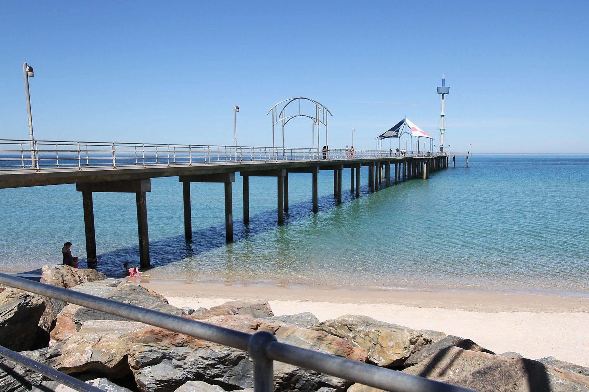 Esplanade Hotel Adelaide 2*