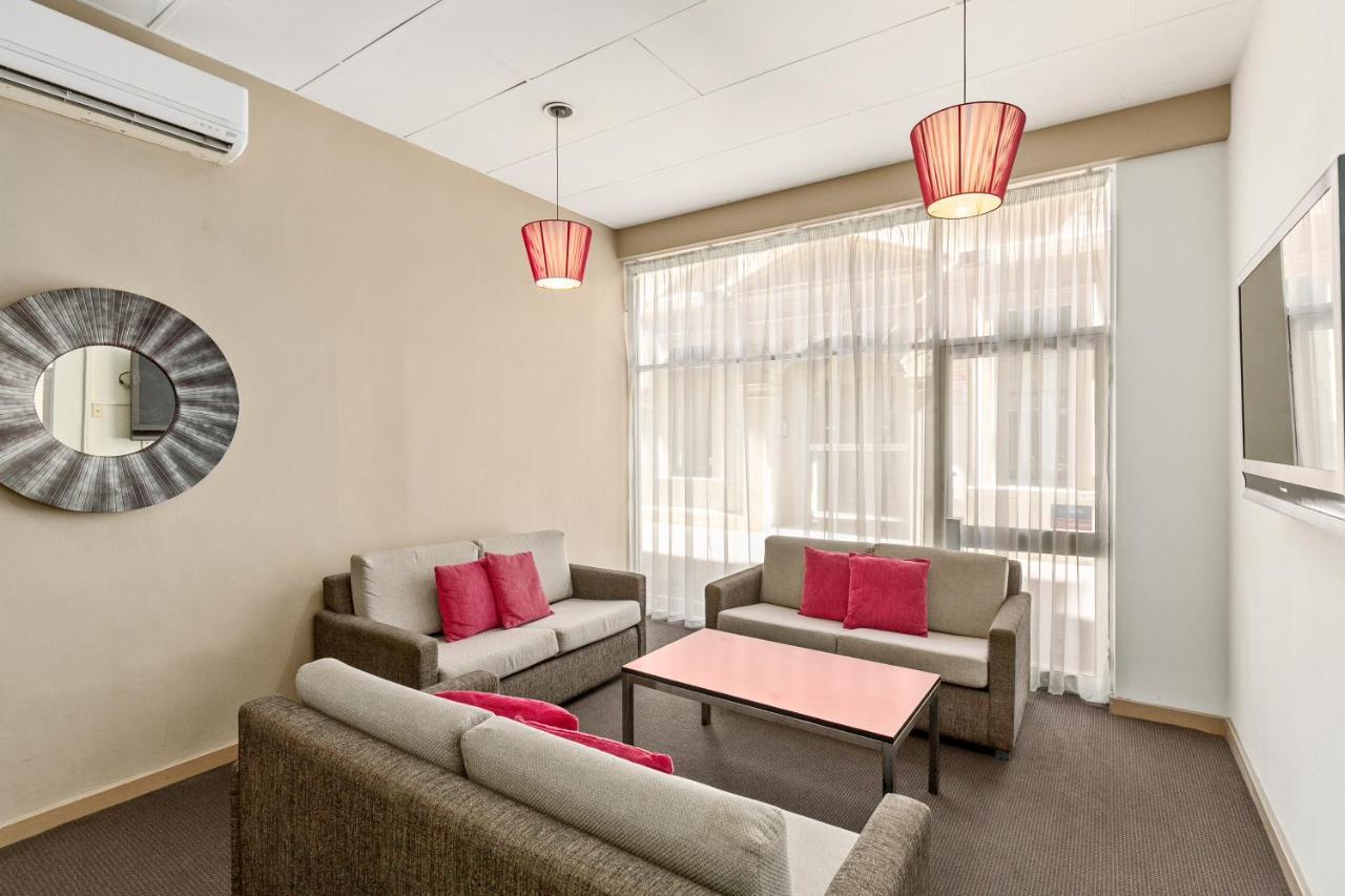 Hotel Paringa 3*