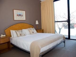 Rnr Serviced Apartment